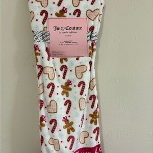 Juicy Couture  Gingerbread Plush Throw Blanket Size 50 X70In